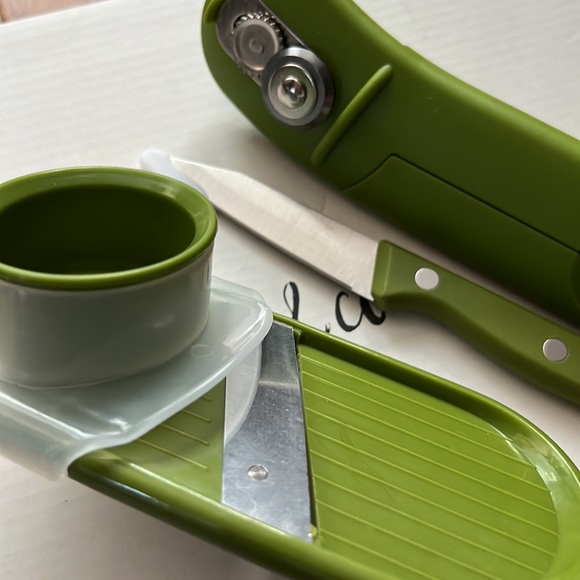 3 piece set kitchen tools: mandolin slicer, can opener and paring knife New - Picture 16 of 16